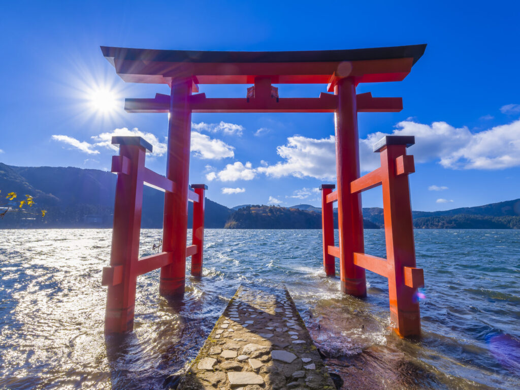 晴天下の箱根神社