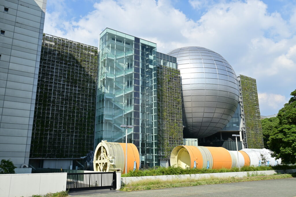 名古屋市科学館で科学の世界を楽しむ