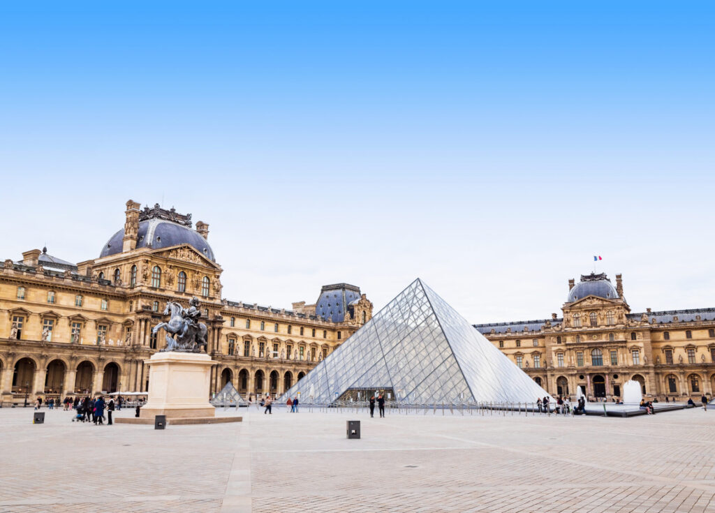 フランスを代表するパリルーヴル美術館
