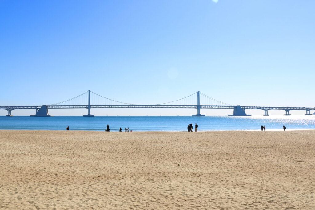 広安里海水浴場：海のアクティビティを楽しむ