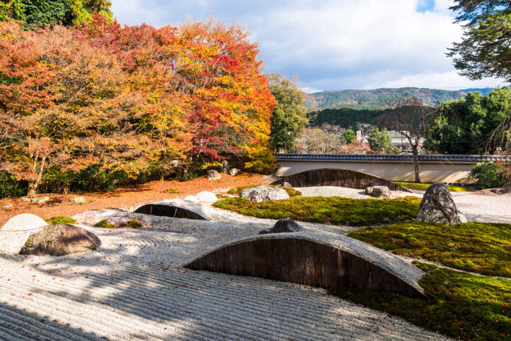 11月の京都観光で行きたい岩倉実相院門跡の紅葉