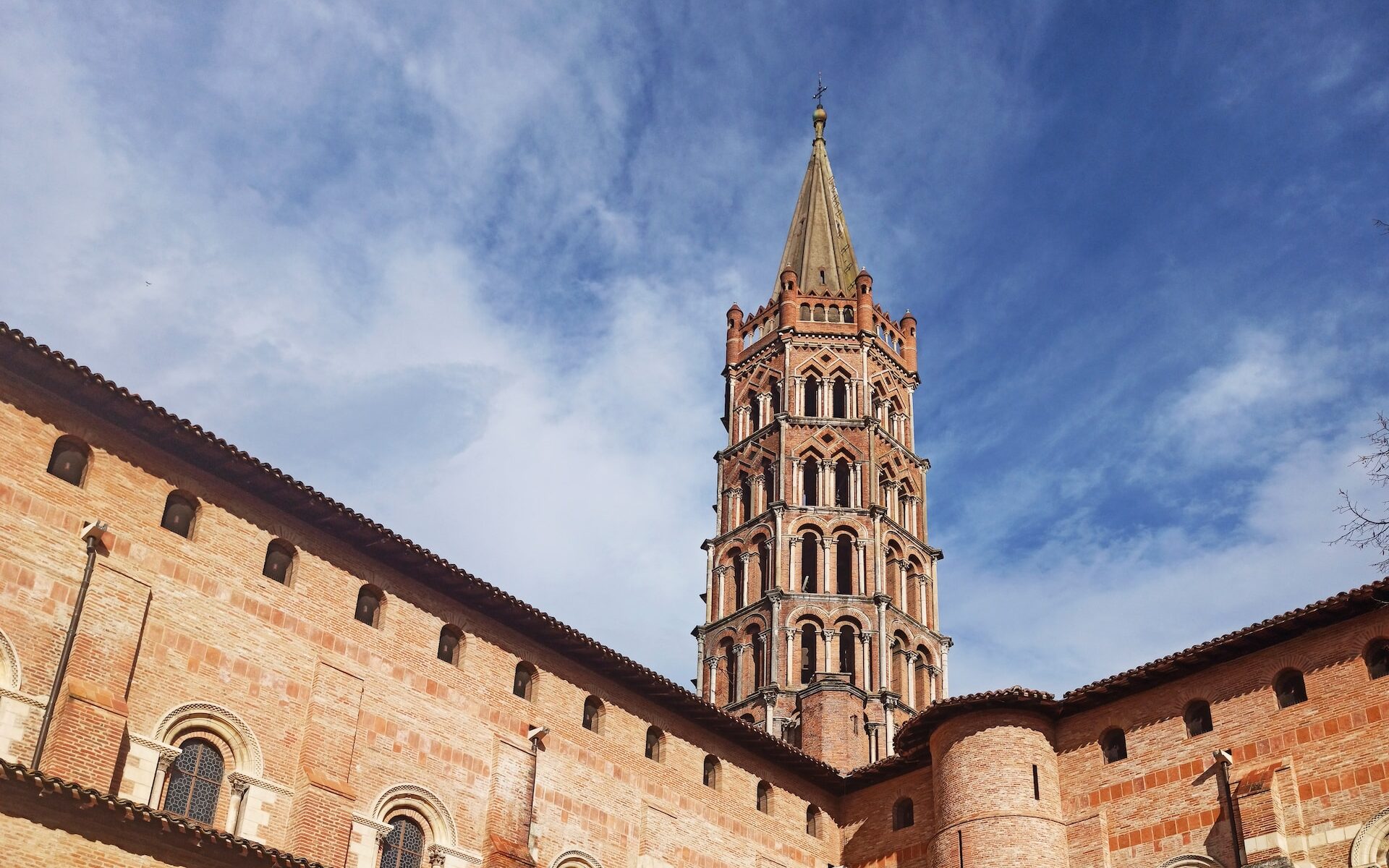 サン・セルナン・バジリカ聖堂