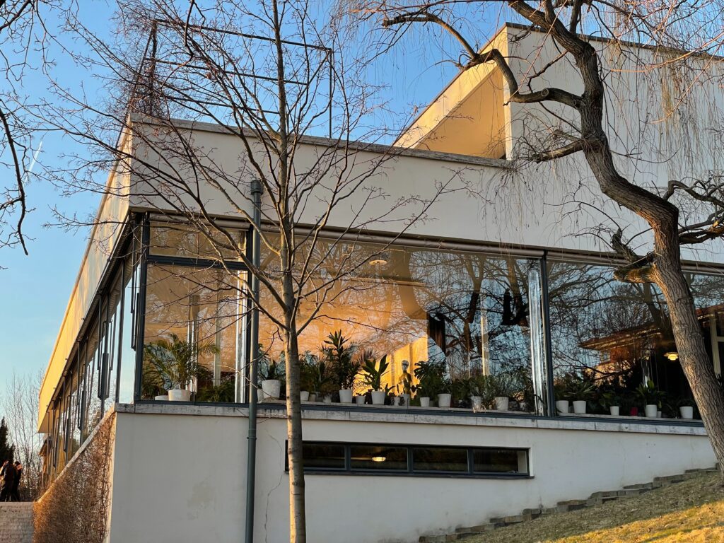 ブルノのトゥーゲントハット邸