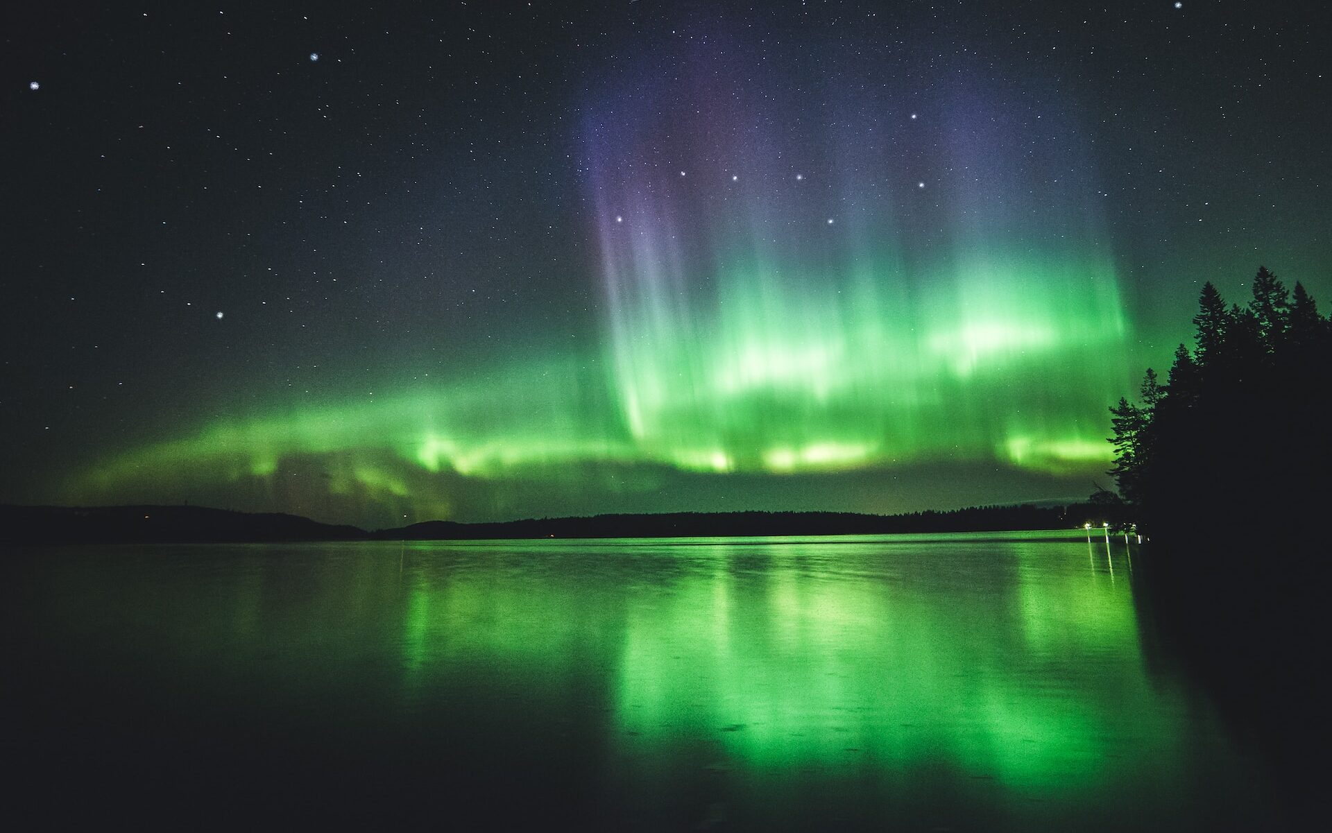 フィンランドの美しい自然とオーロラ