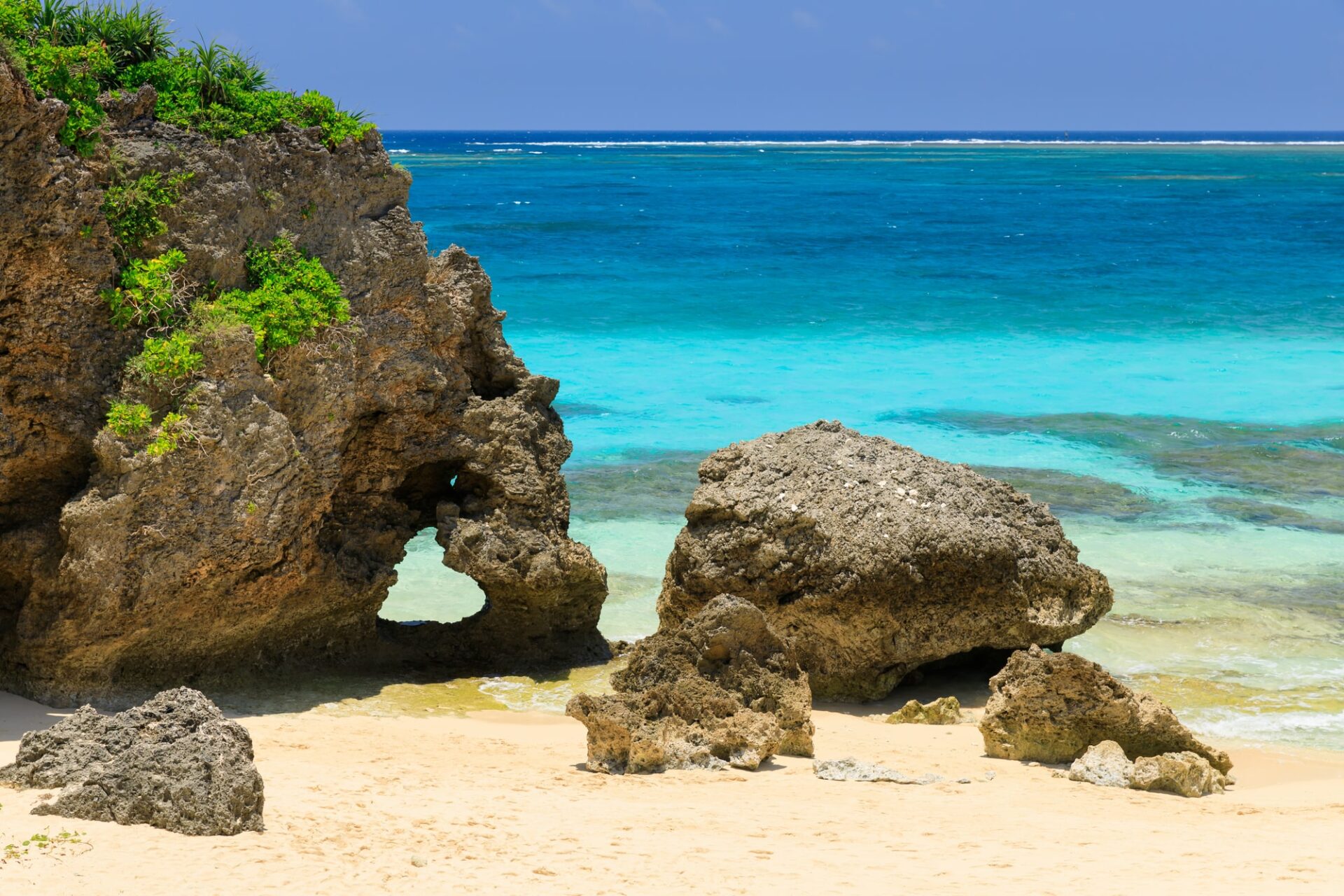 宮古島のハート岩