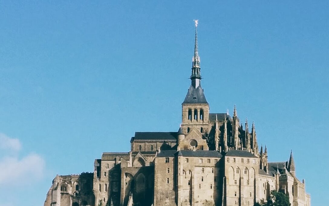 モンサンミッシェルのホテルを紹介