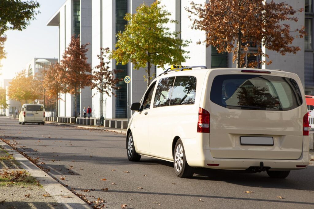 バンタクシーが街を走行