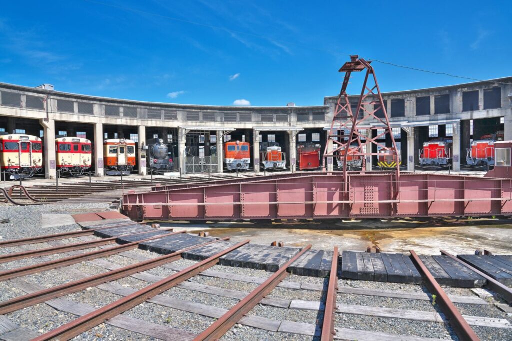 津山まなびの鉄道館の列車車庫