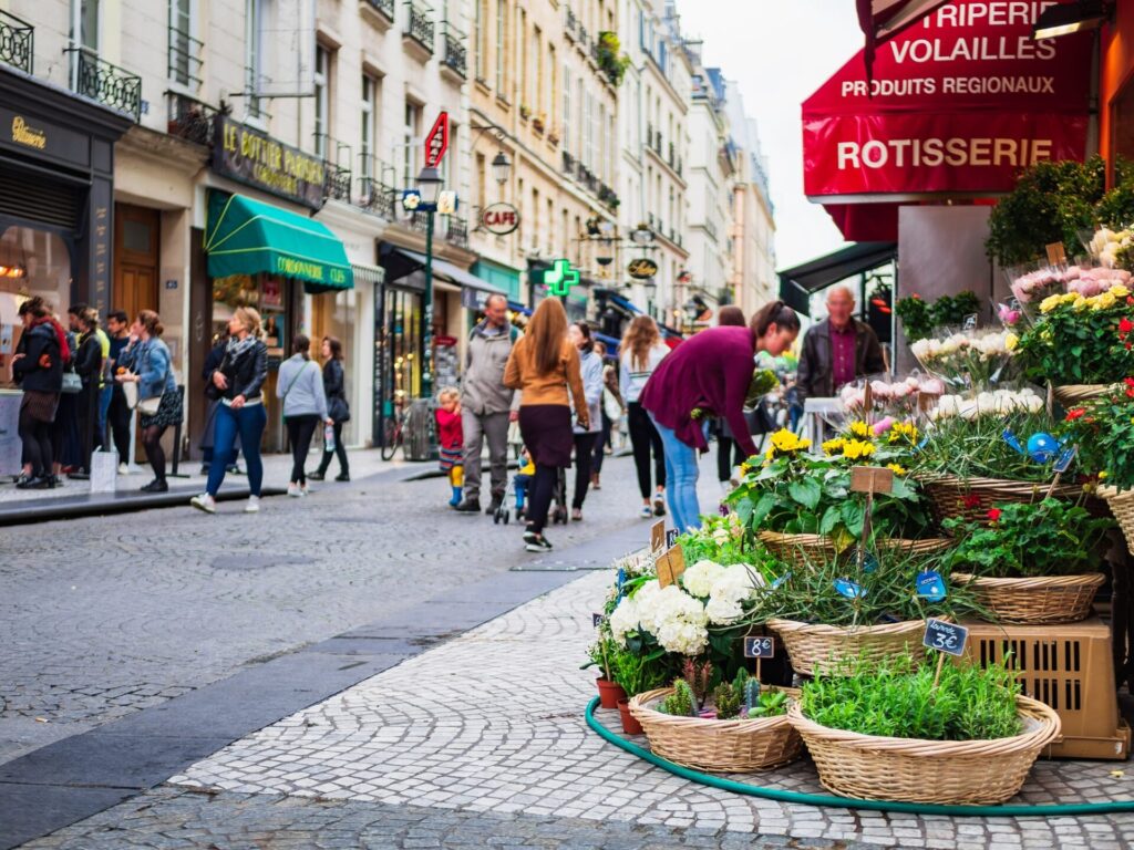 パリの人気マルシェ　モントルグイユ通り
