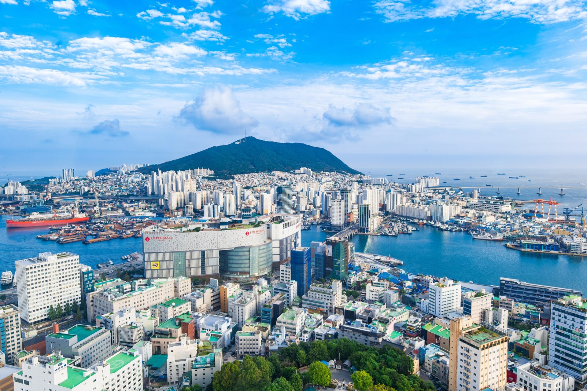 釜山タワーから眺める南浦洞と影島