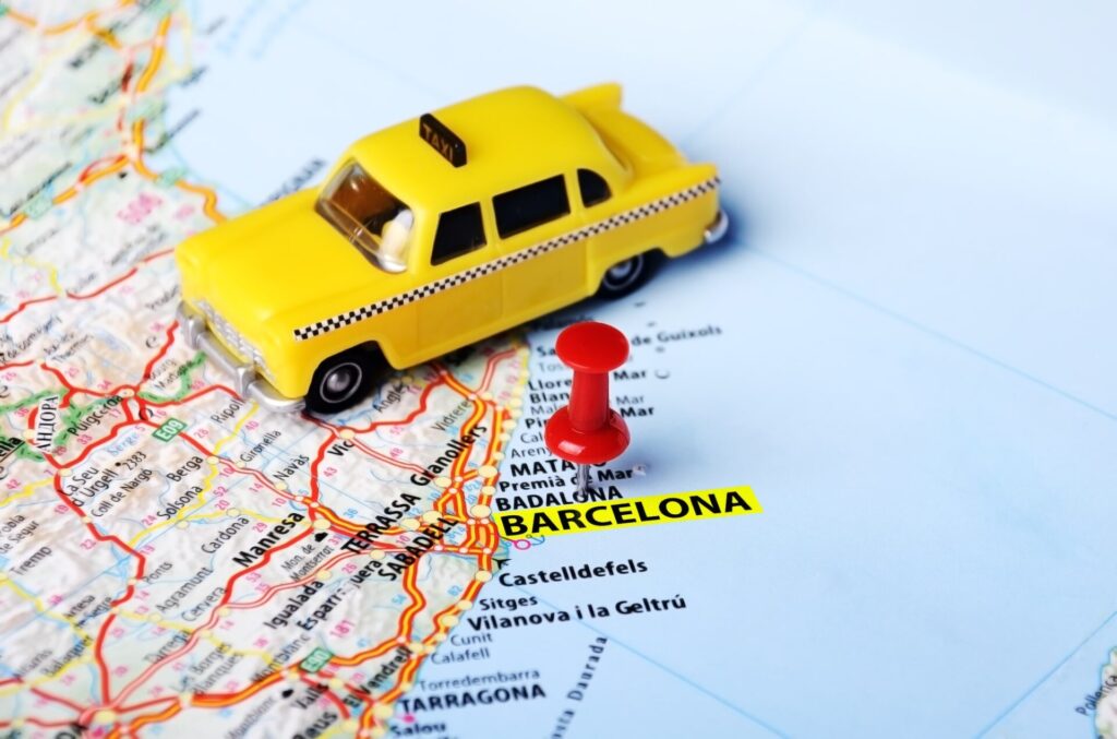 バルセロナの地図とタクシー