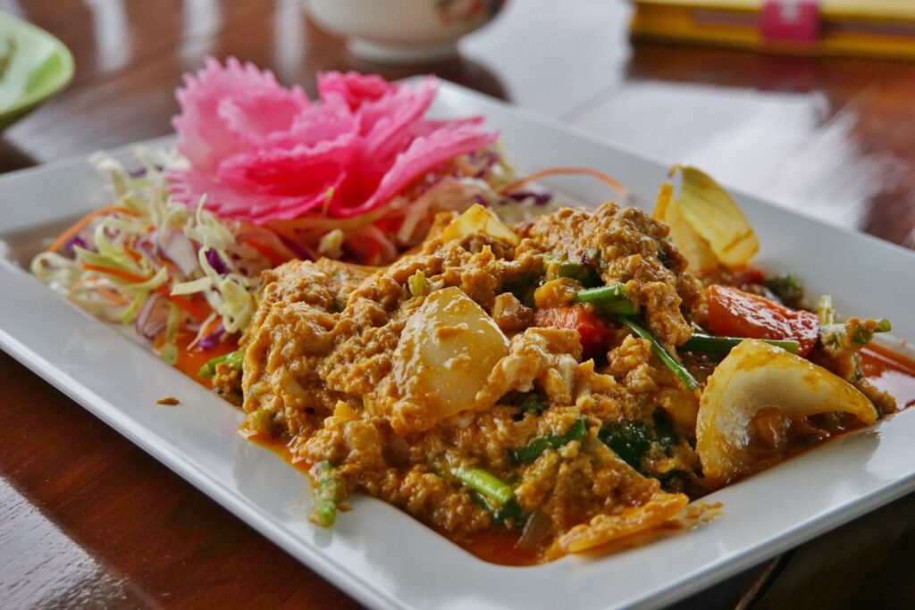 タイのグルメで食べたいプー・パッ・ポン・カリー