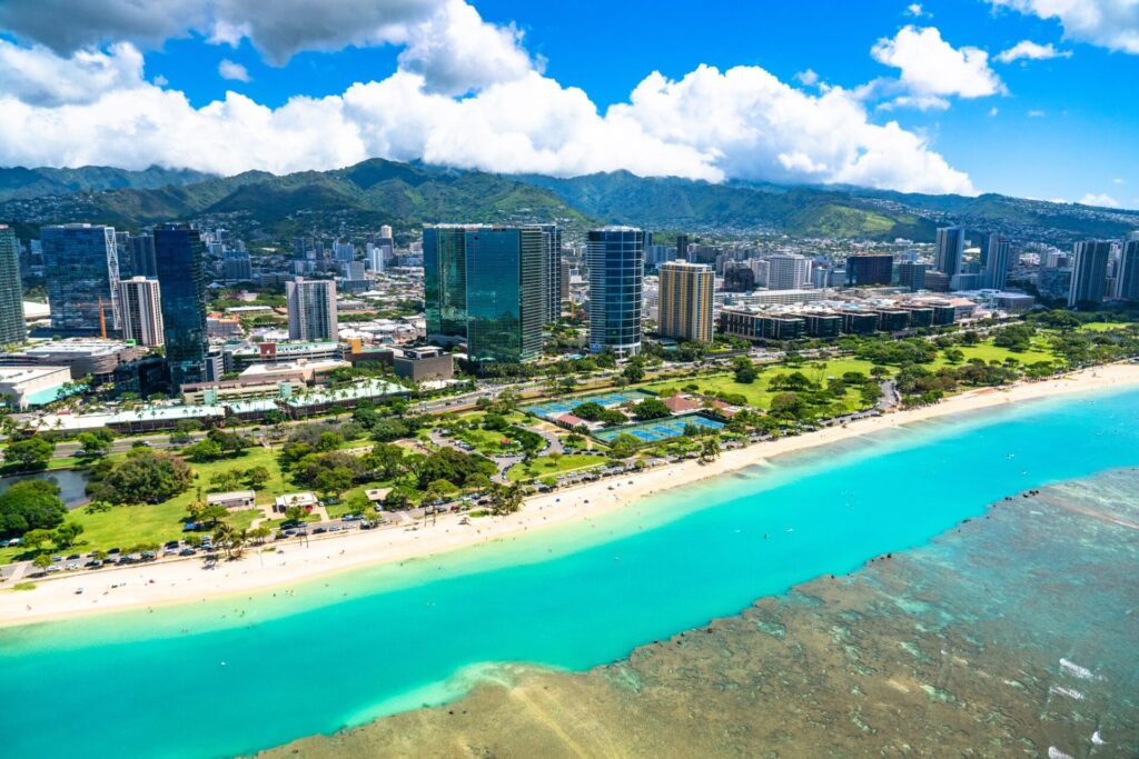 ホノルル・アラモアナ上空・オアフ島