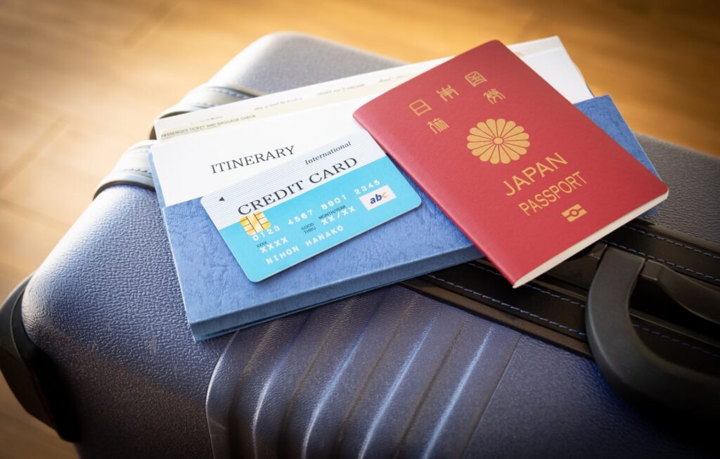 スーツケース　海外旅行保険付クレジットカード　旅行　出張　パスポート