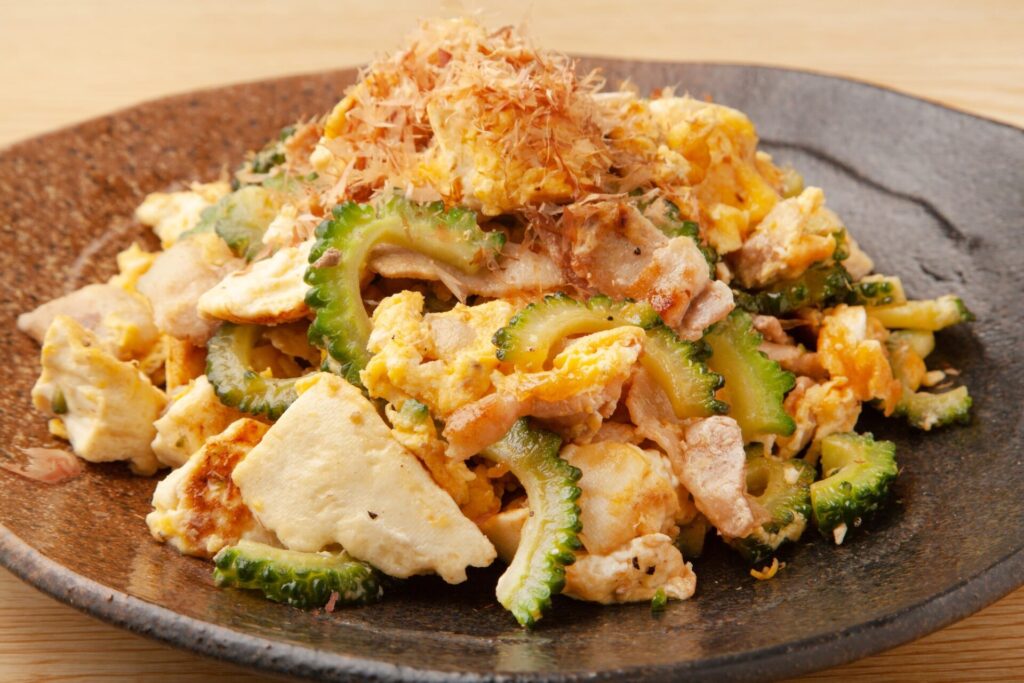 沖縄観光でいただきたいゴーヤチャンプルー