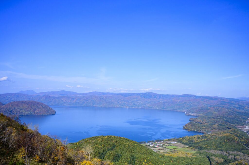 快晴時に綺麗にみえる洞爺湖