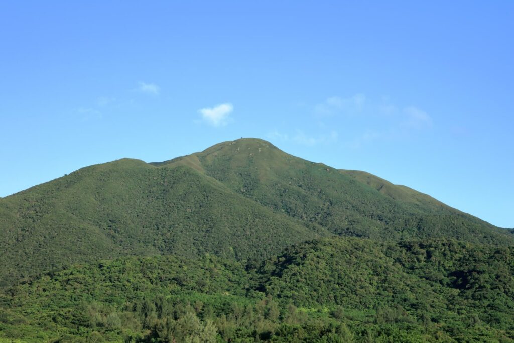 沖縄県の登山としても注目の於茂登岳