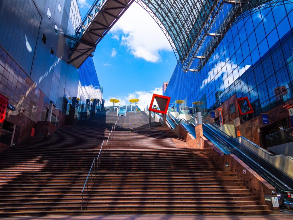 京都駅ビルの大階段