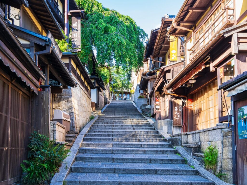 京町家が建ち並ぶ三年坂(産寧坂)