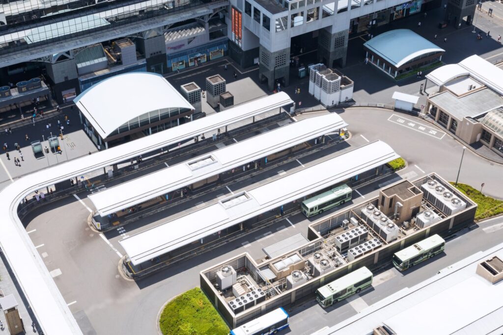 京都駅前のバスロータリー