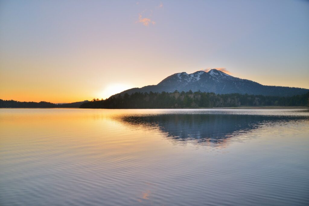 尾瀬沼の夕焼けと燧ケ岳
