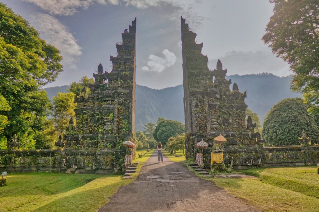 バリ旅行で訪れたい伝統的なゲート