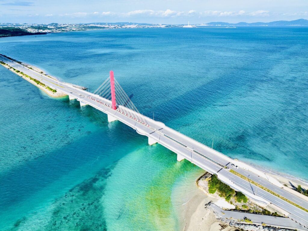 沖縄県うるま市の海中道路は、訪れたい旅行スポット