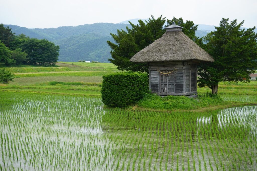 日本の原風景が今も残る遠野遺産荒神神社は夏の東北旅行おすすめ