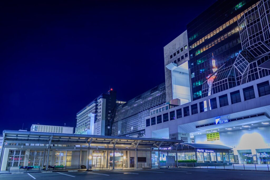 夜の京都駅前