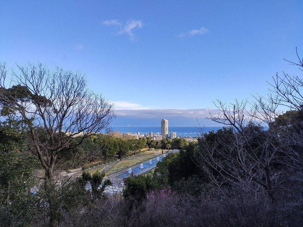 空に向かって続くかのような天に続く道