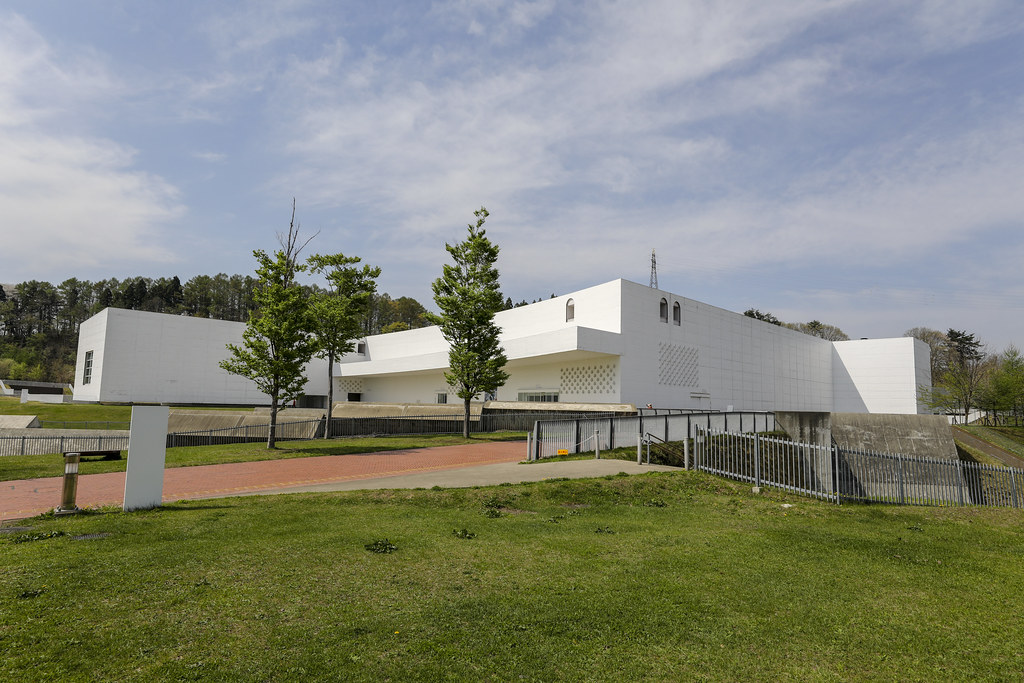 新青森駅近くの県立青森美術館