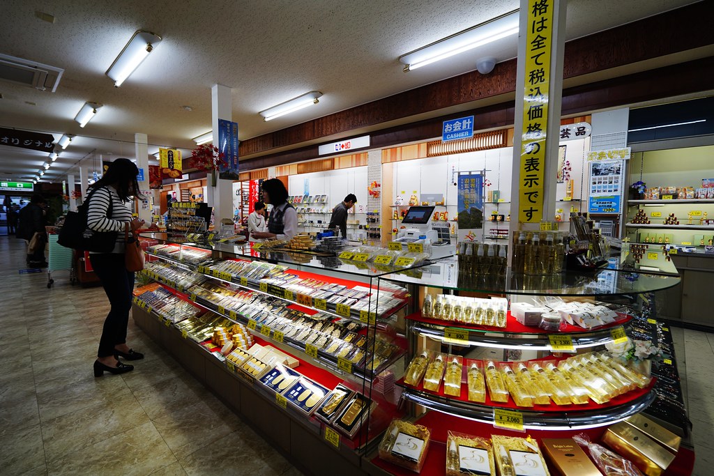 お土産を買うのに便利な佐渡金山の売店