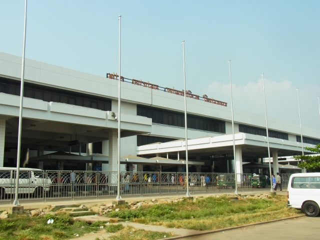 ダッカ空港から市内への移動手段