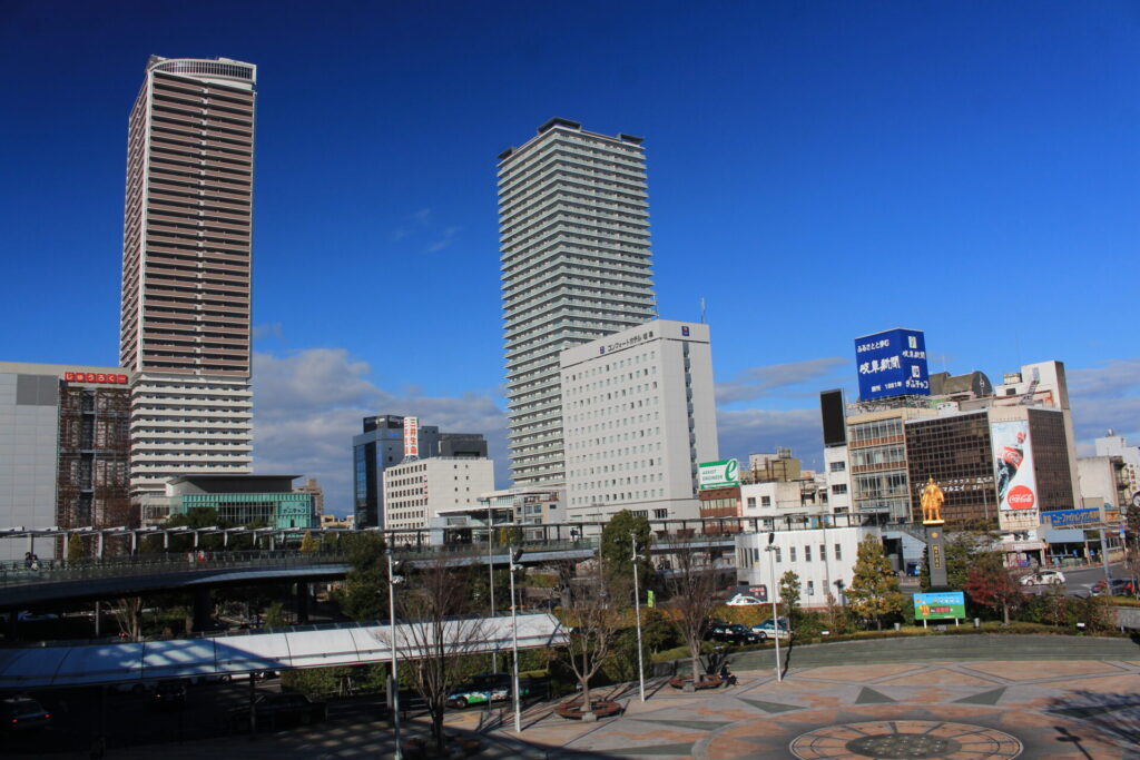 岐阜駅前に広がる街並み