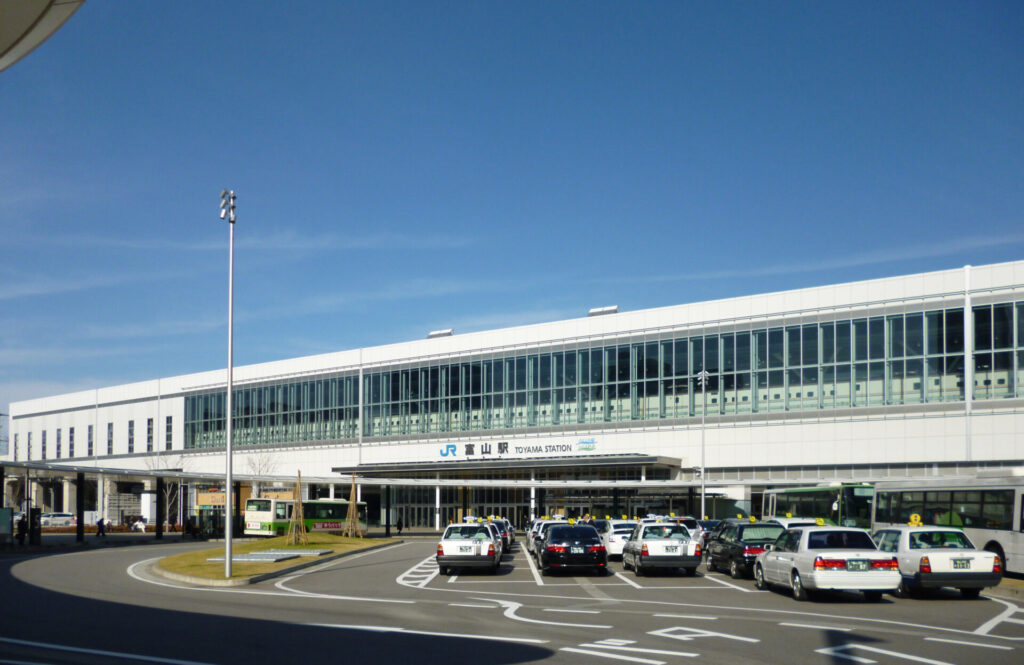 富山駅