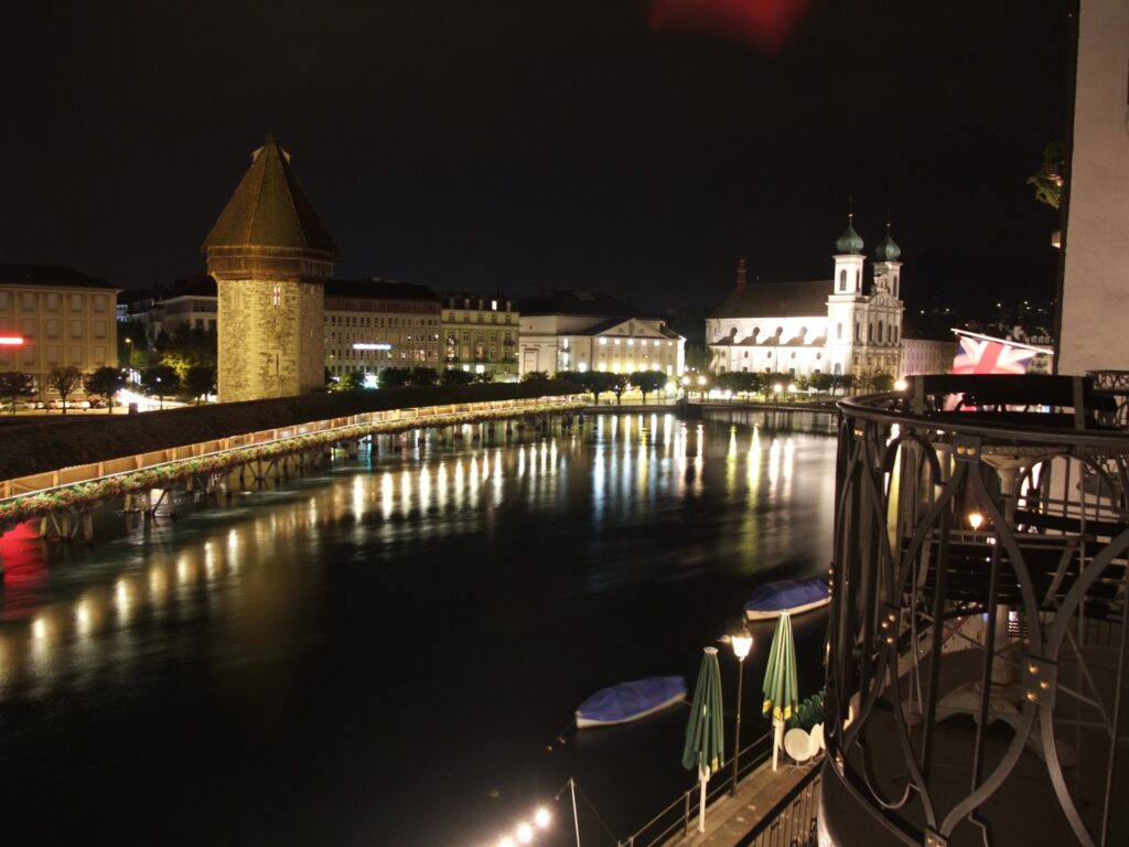スイス観光でおすすめのカペル橋