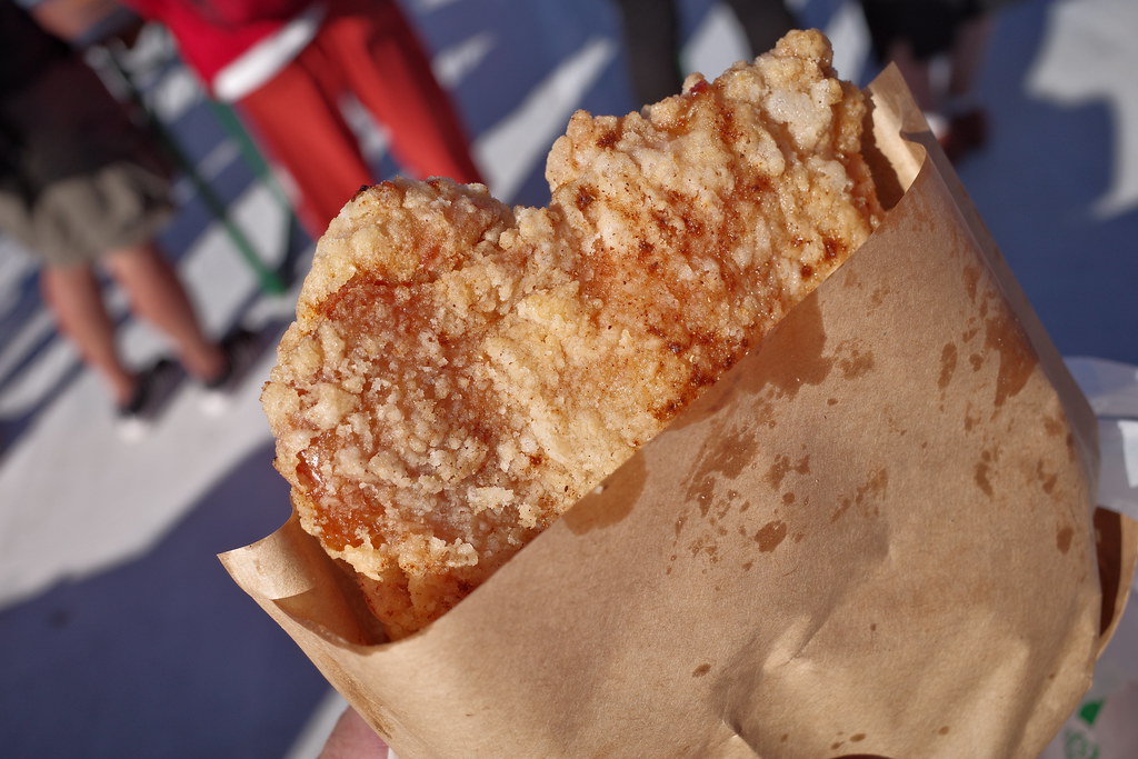 台北観光で食べたい豪大大鶏排のフライドチキンイメージ