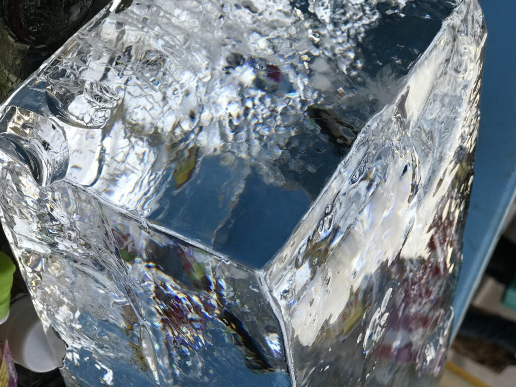 氷の彫刻やイルミネーションが美しい、おびひろ氷まつりはぜひ