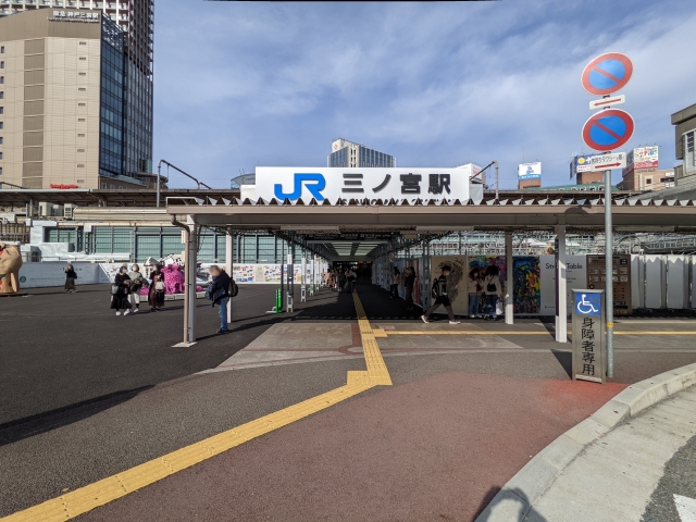 対策KW「JR三ノ宮駅正面」(写真ACよりダウンロード、ダッチ129さん制作)