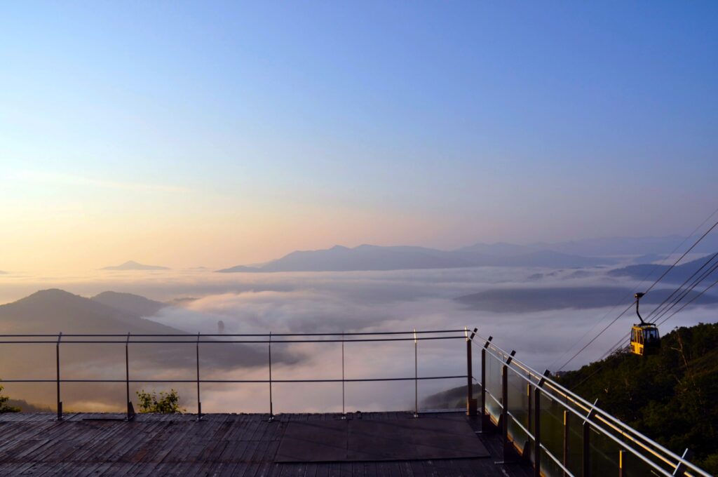 朝日と共に眺める雲海