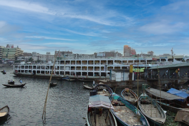 ダッカ観光で訪れたい「ショドル・ガット」