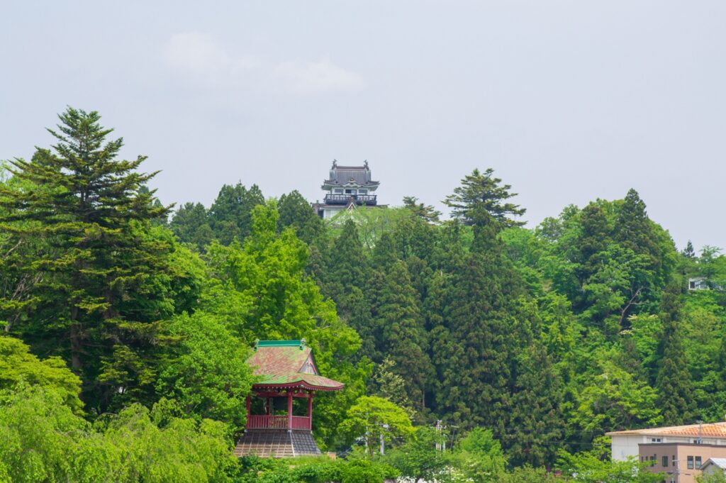 横手市役所展望台から横手市を一望