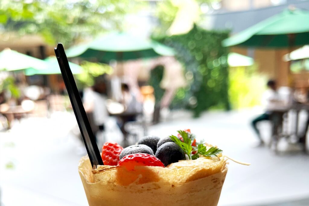 ショッピングモールでいただくパフェ