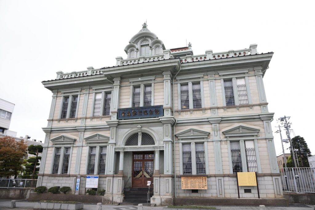 国の重要文化財に指定されている旧第五十九銀行本店本館