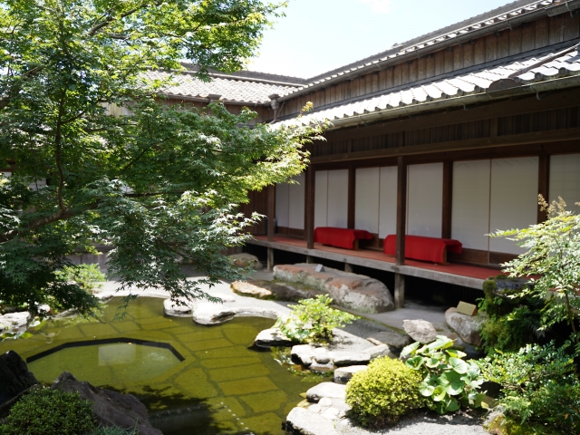 仙巌園の池のあるお屋敷