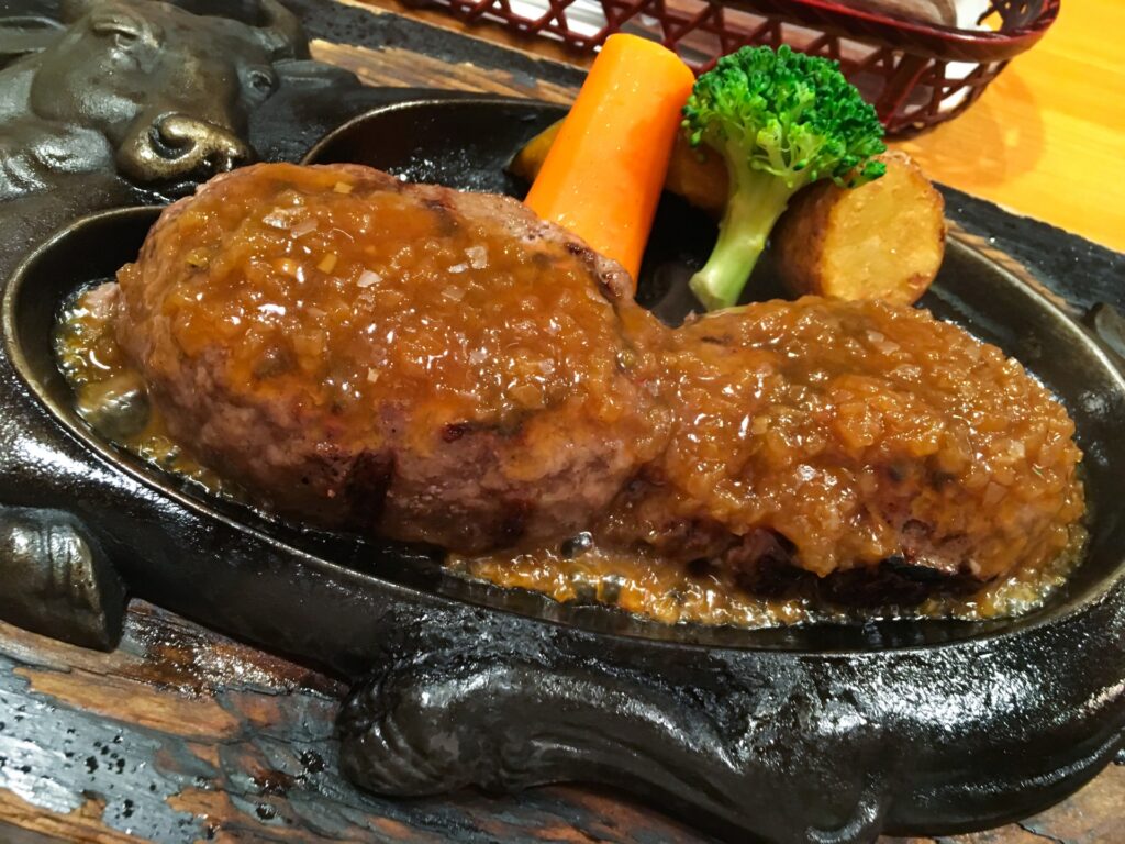静岡に来たら食べたい「さわやかのハンバーグ」