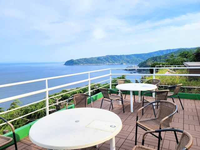 海風を感じながらのんびりできるカフェ