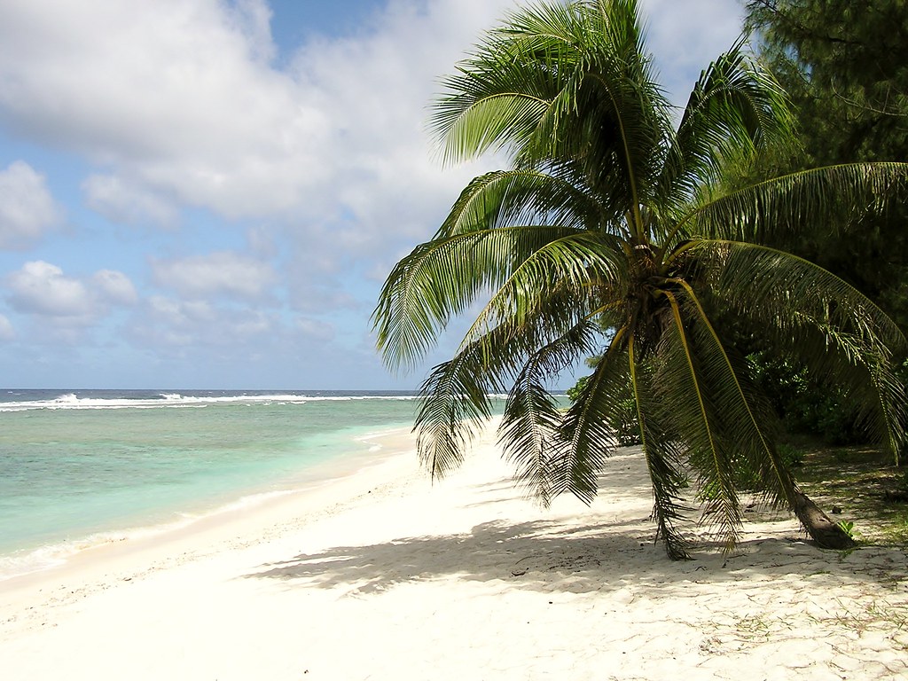 グアム北端に位置するリティディアン岬のビーチ
