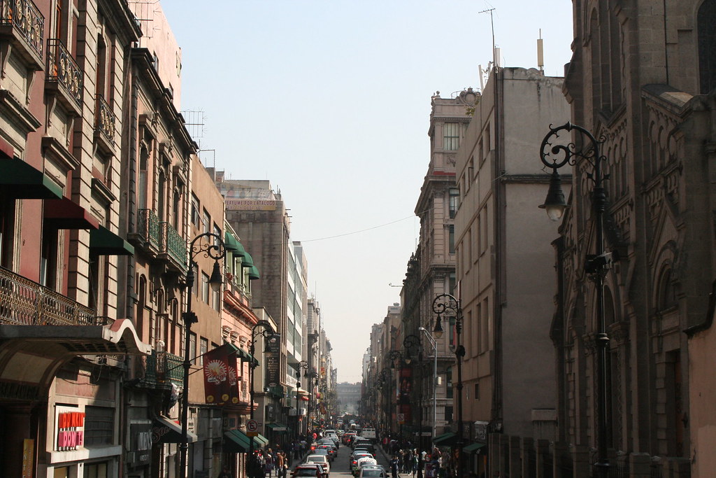 ソカロは観光地は徒歩圏内に多い