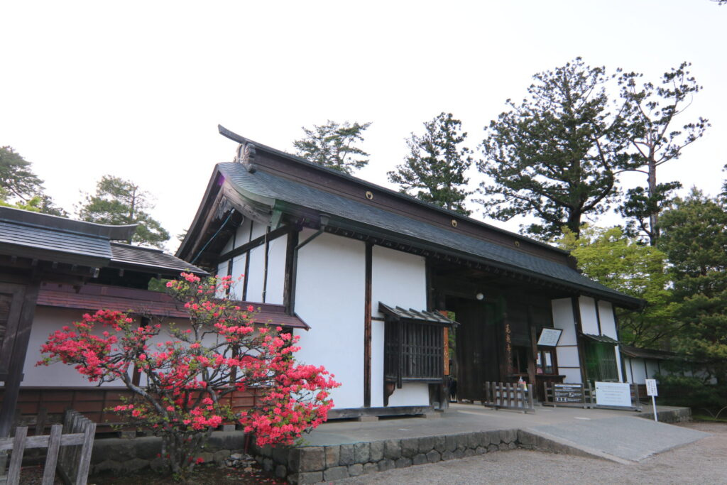 毛越寺の紅葉の見ごろ